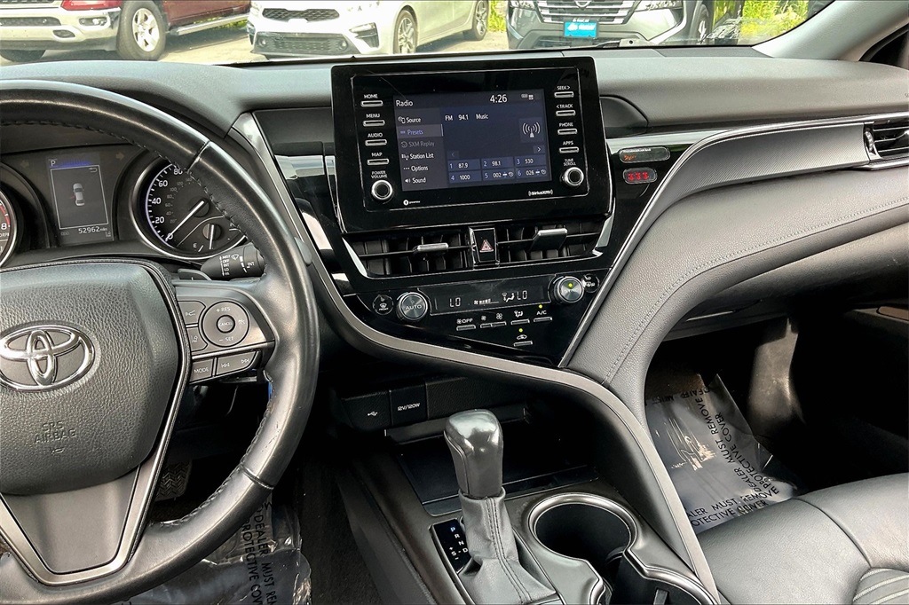 2022 Toyota Camry SE - Photo 17