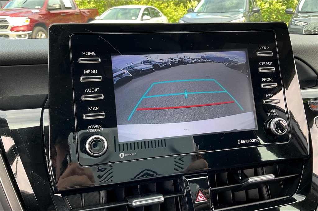 2022 Toyota Camry SE - Photo 18