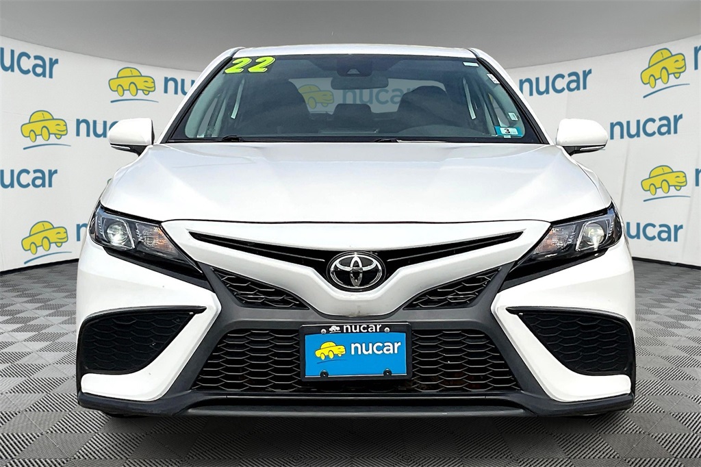 2022 Toyota Camry SE - Photo 2