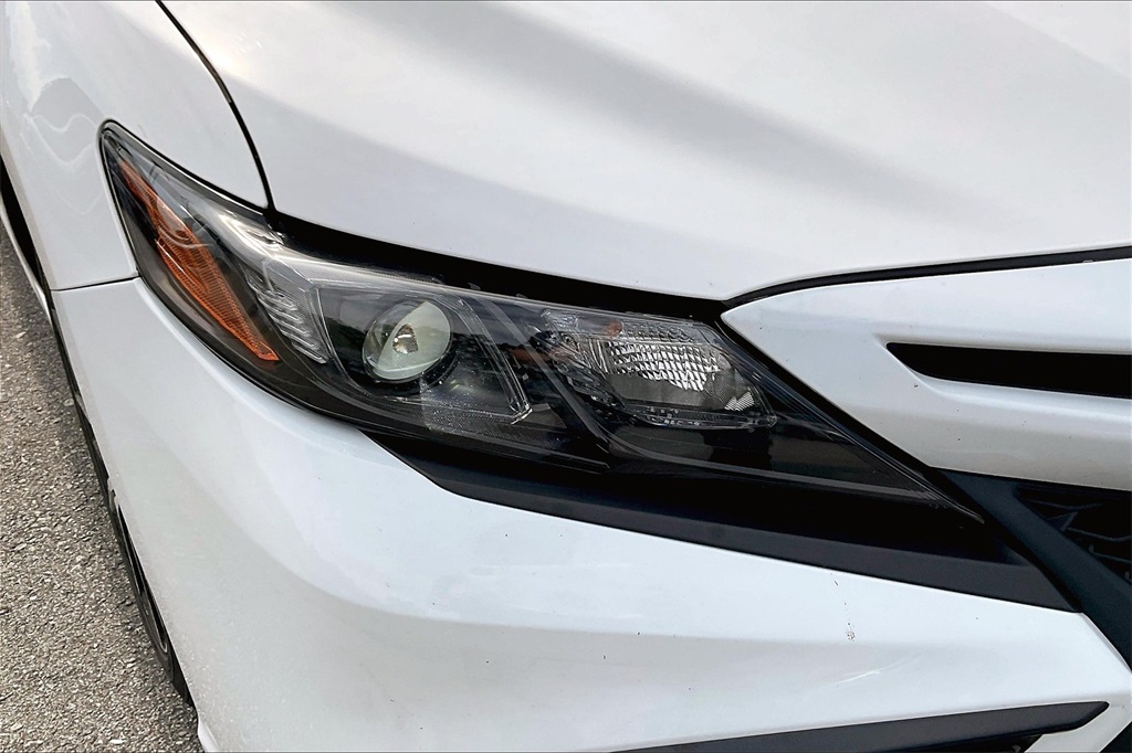 2022 Toyota Camry SE - Photo 28