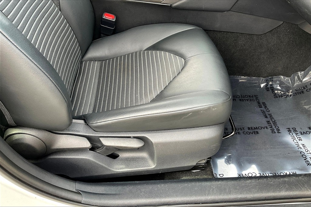 2022 Toyota Camry SE - Photo 33