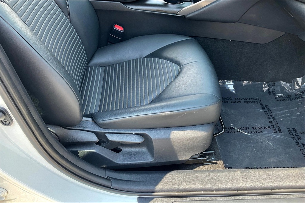 2022 Toyota Camry SE - Photo 35