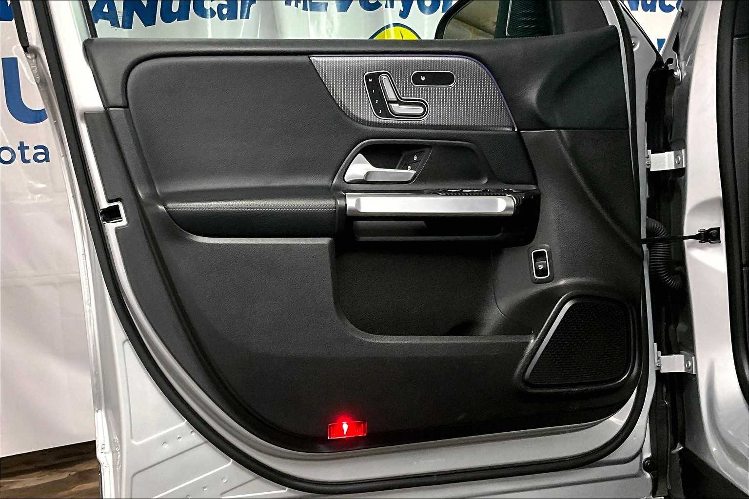 2020 Mercedes-Benz GLB GLB 250 - Photo 9