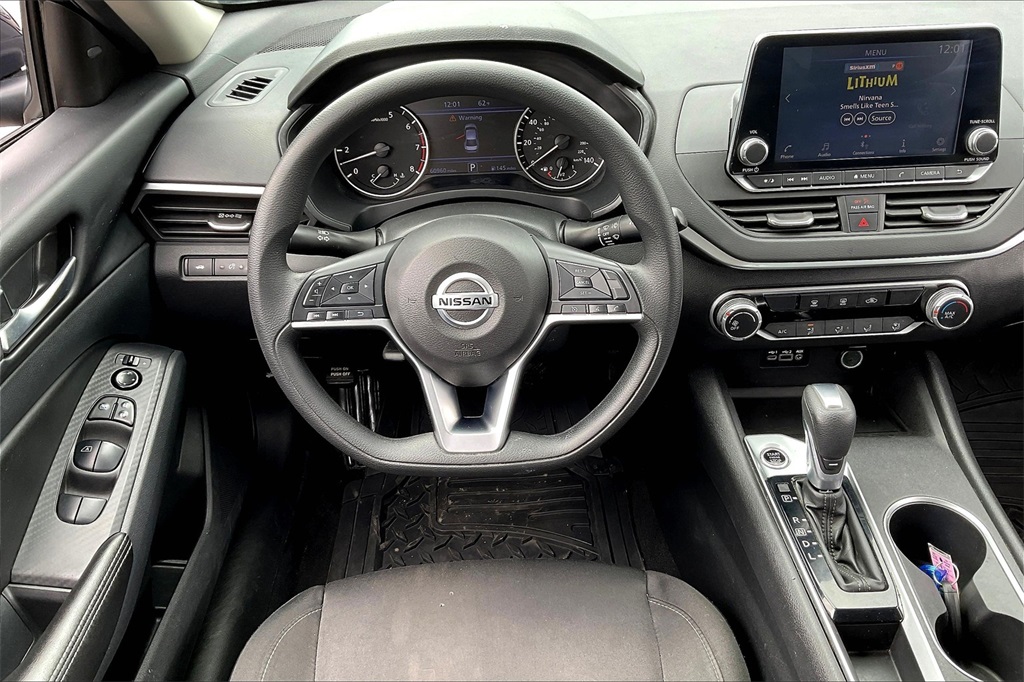 2022 Nissan Altima 2.5 SV - Photo 16