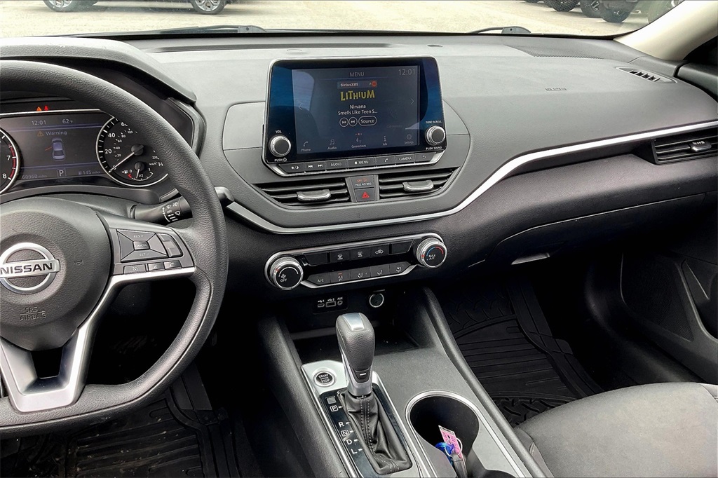 2022 Nissan Altima 2.5 SV - Photo 17