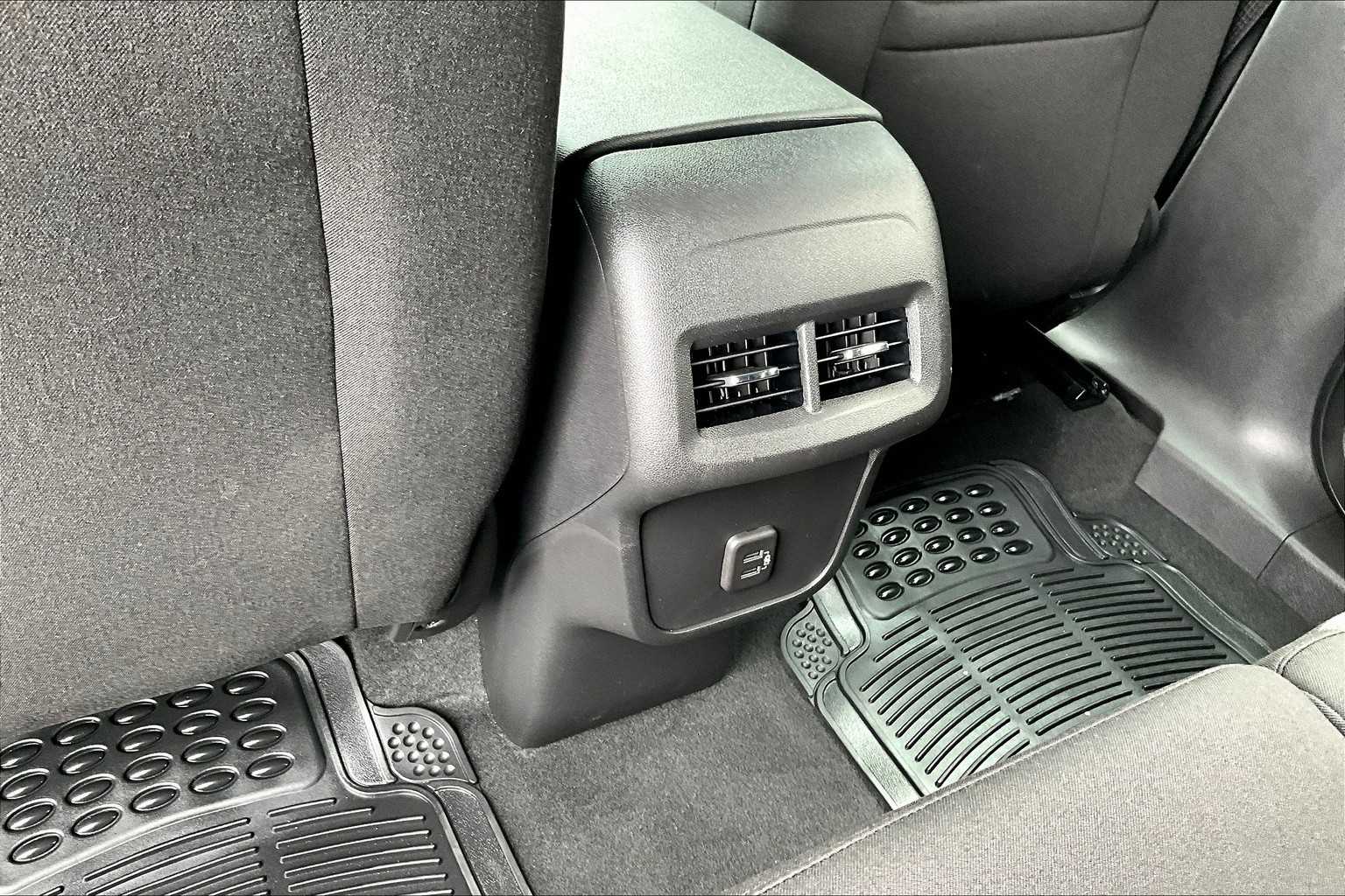 2022 Chevrolet Equinox LT - Photo 26