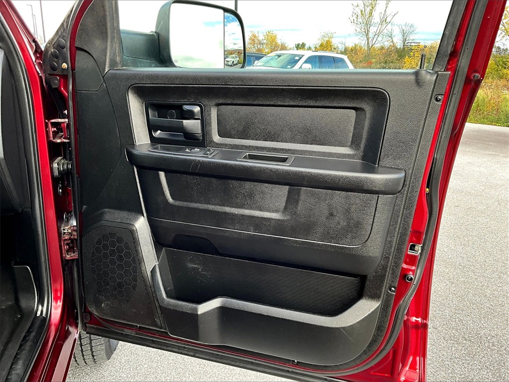 2019 Ram 1500 Classic Express - Photo 12