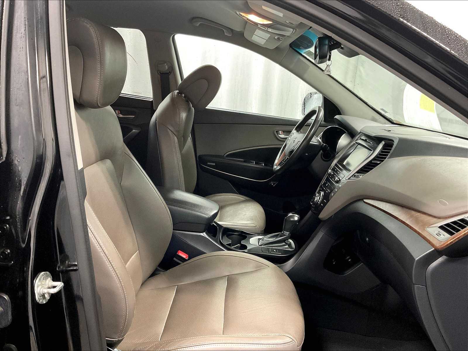 2018 Hyundai Santa Fe SE - Photo 11