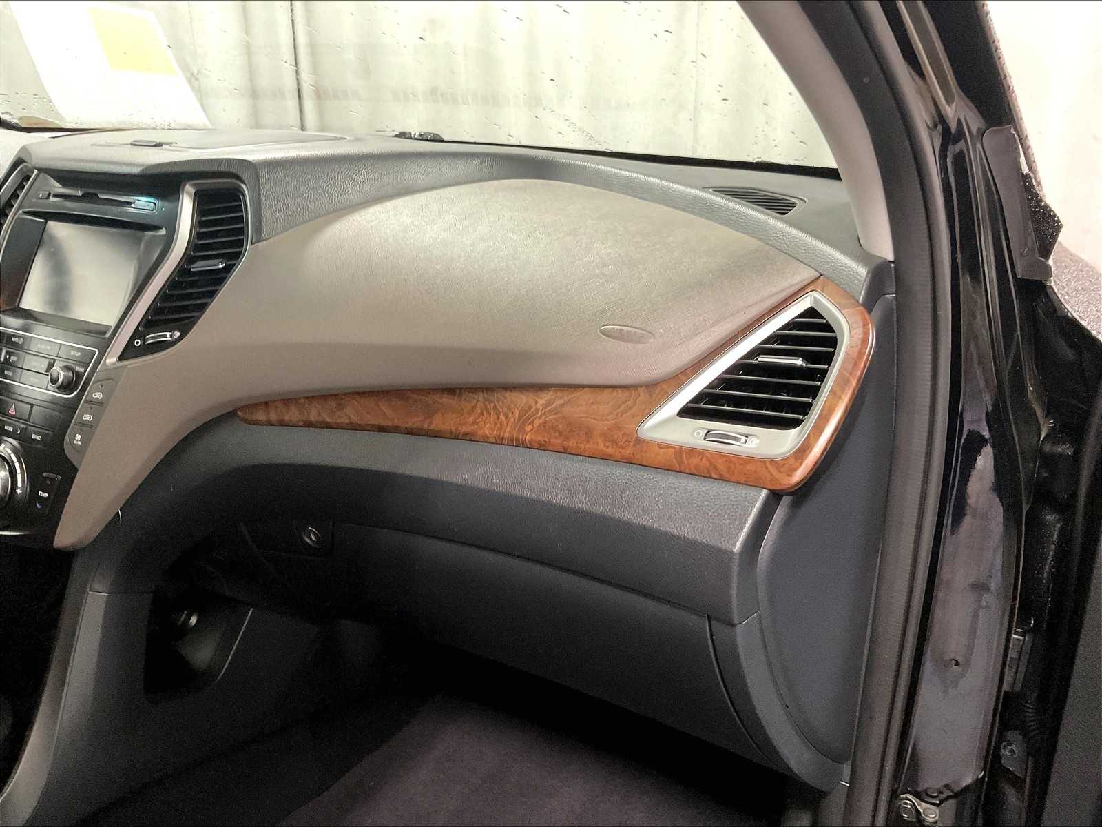 2018 Hyundai Santa Fe SE - Photo 13
