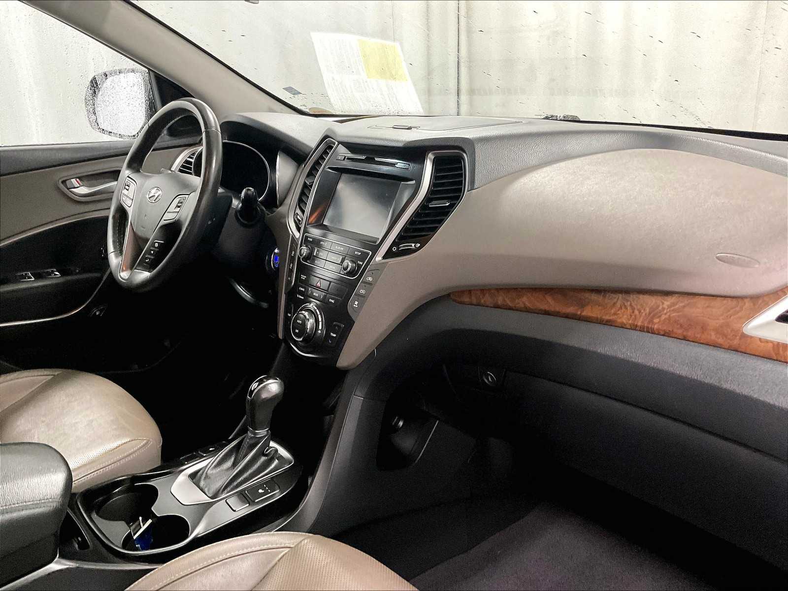 2018 Hyundai Santa Fe SE - Photo 14