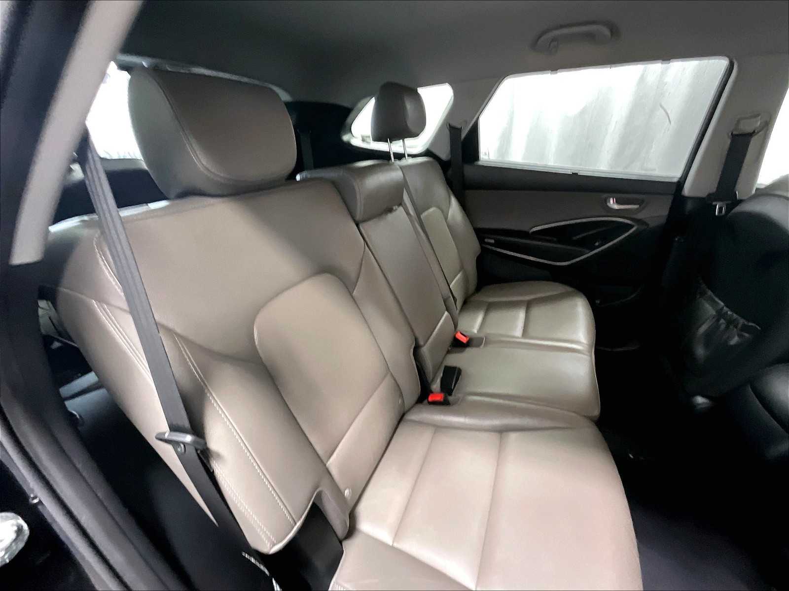 2018 Hyundai Santa Fe SE - Photo 16