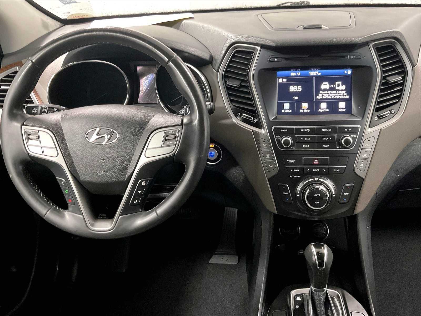 2018 Hyundai Santa Fe SE - Photo 17