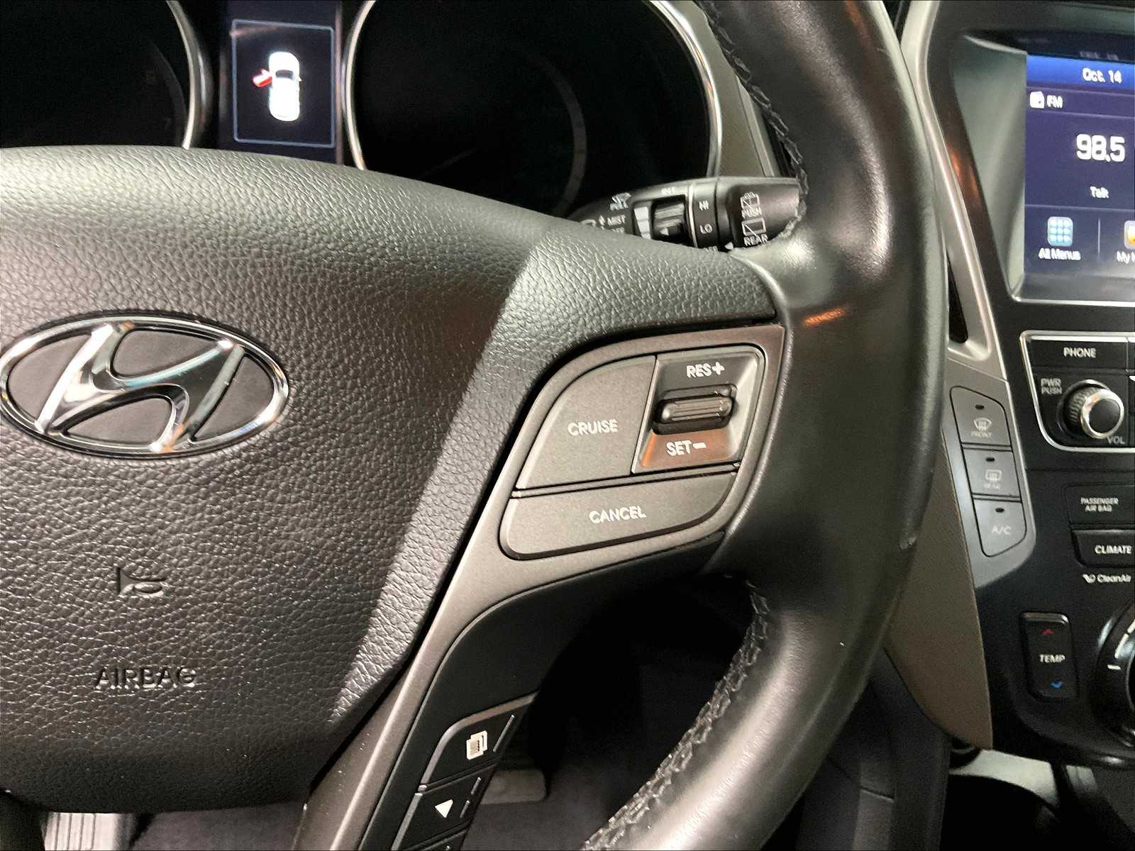 2018 Hyundai Santa Fe SE - Photo 23