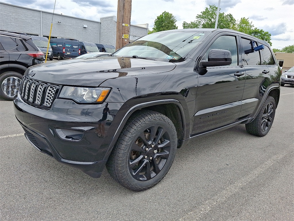 2018 Jeep Grand Cherokee Altitude - Photo 3