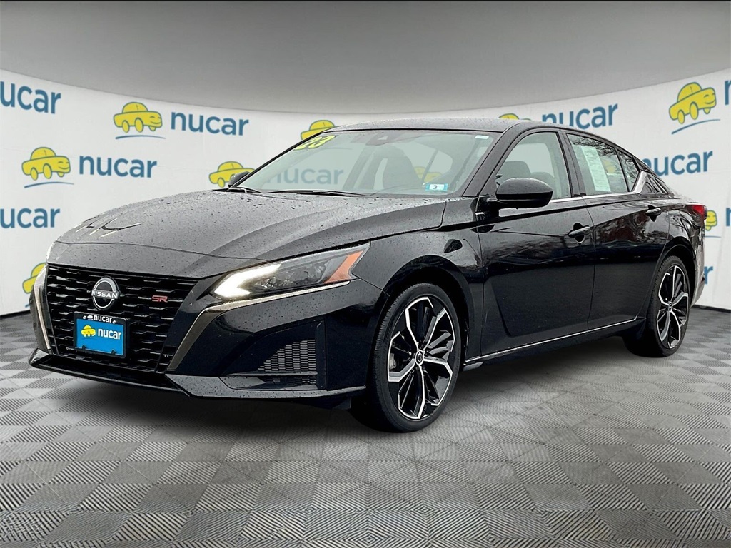 2023 Nissan Altima 2.5 SR - Photo 3