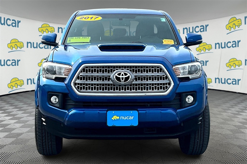 2017 Toyota Tacoma TRD Sport - Photo 2
