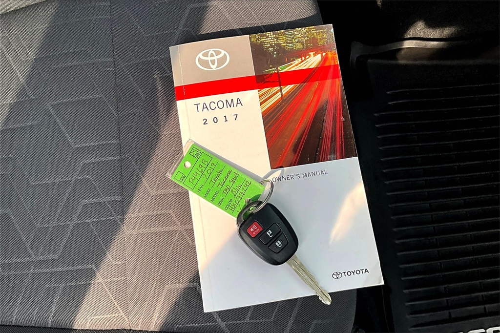 2017 Toyota Tacoma TRD Sport - Photo 30