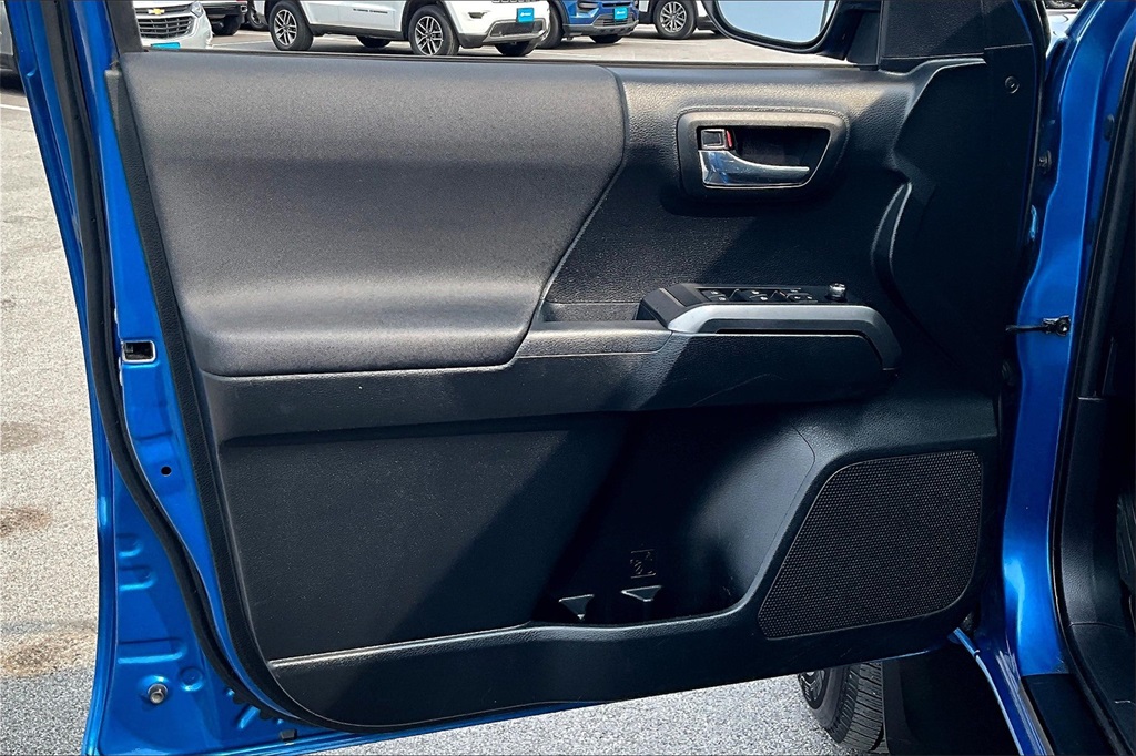2017 Toyota Tacoma TRD Sport - Photo 9