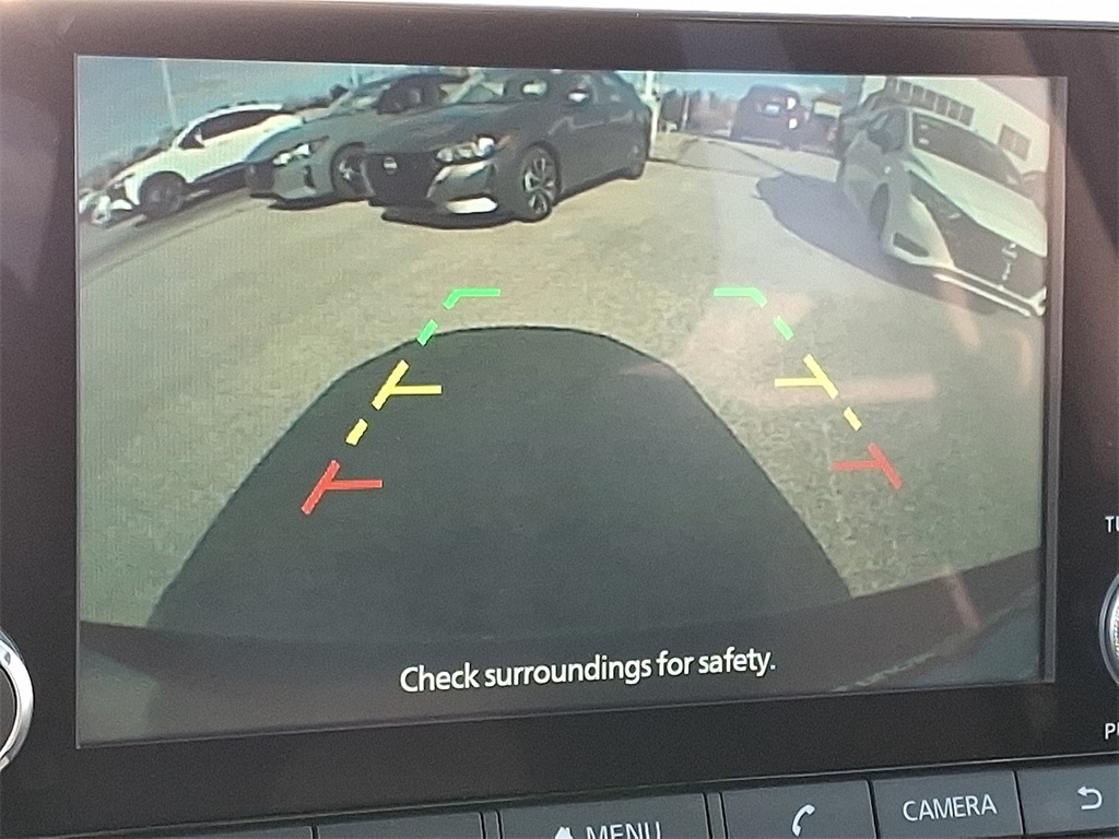 2025 Nissan Sentra SV - Photo 13