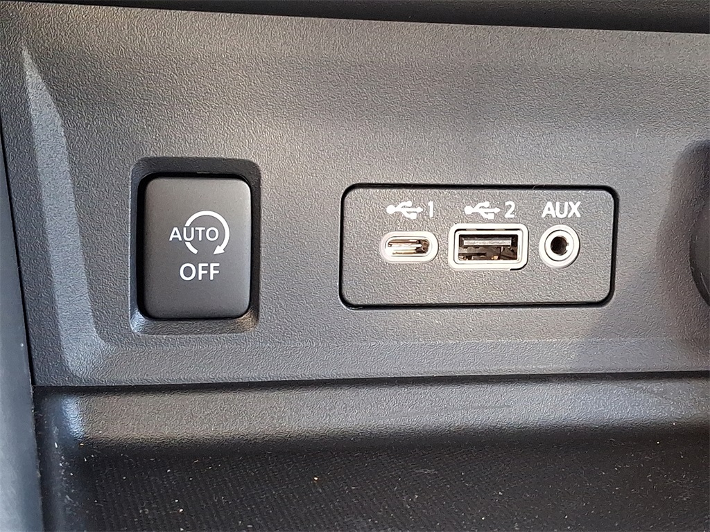 2025 Nissan Sentra SV - Photo 16