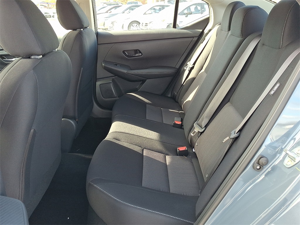 2025 Nissan Sentra SV - Photo 6