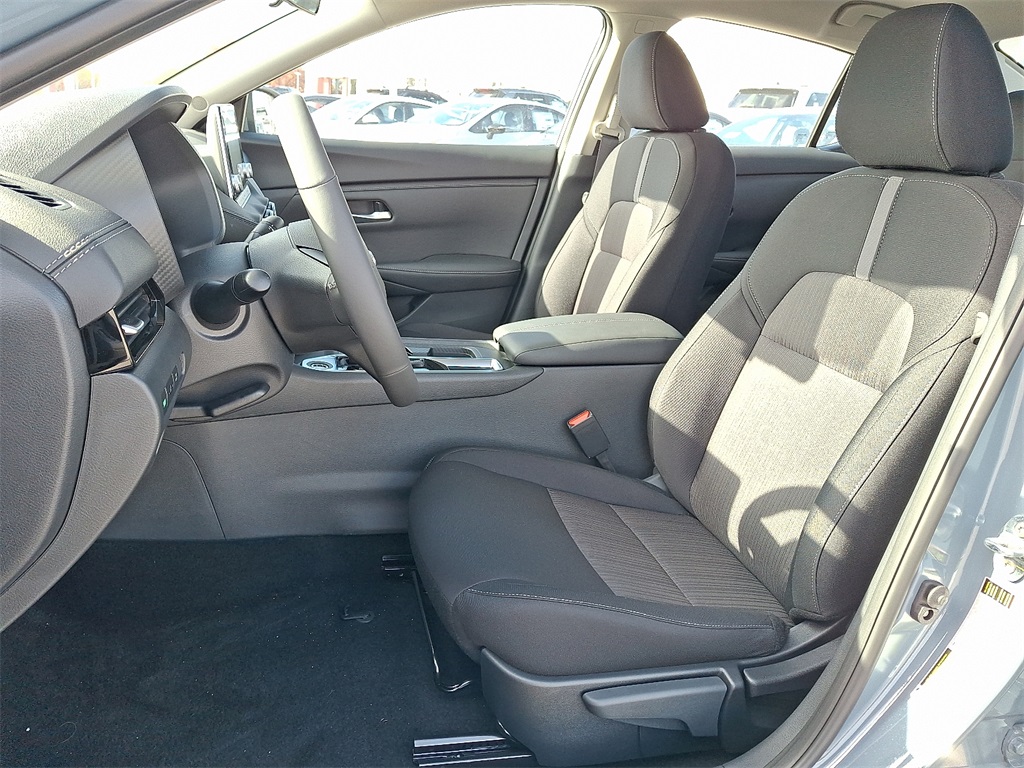 2025 Nissan Sentra SV - Photo 9