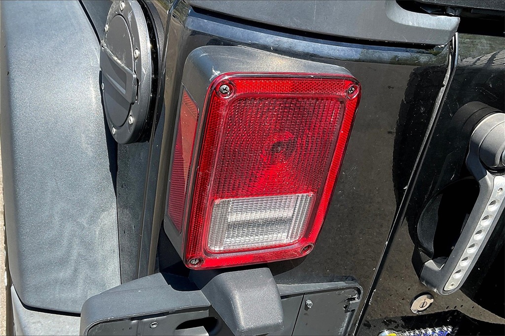2017 Jeep Wrangler Unlimited Sport - Photo 30