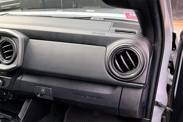 2021 Toyota Tacoma SR5 - Photo 17