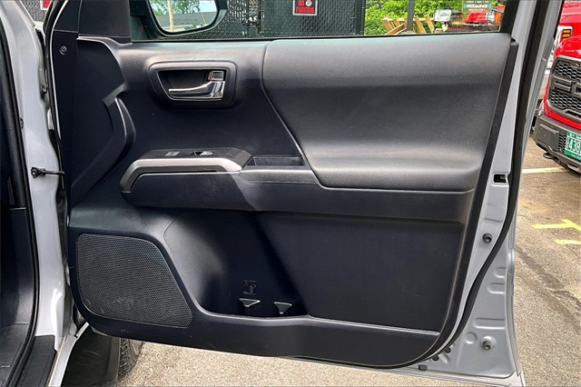 2021 Toyota Tacoma SR5 - Photo 19