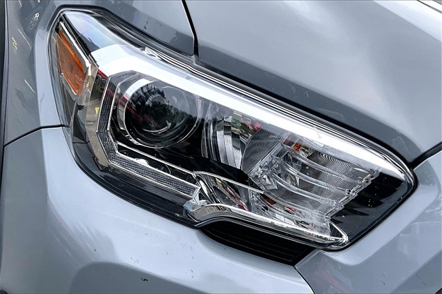 2021 Toyota Tacoma SR5 - Photo 31