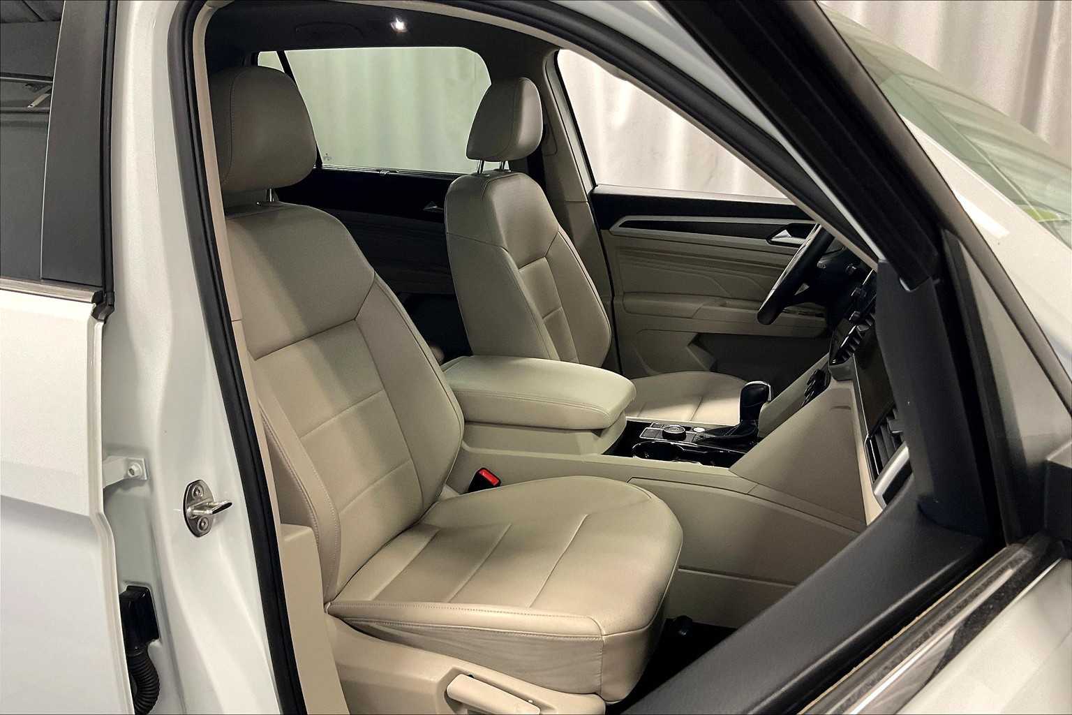 2022 Volkswagen Atlas 2.0T SE w/Technology - Photo 11