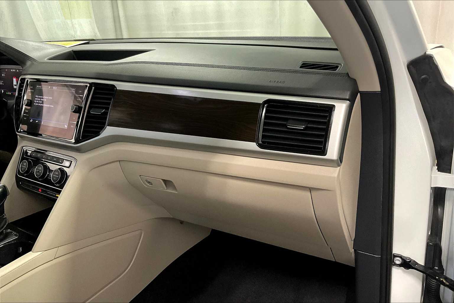 2022 Volkswagen Atlas 2.0T SE w/Technology - Photo 13