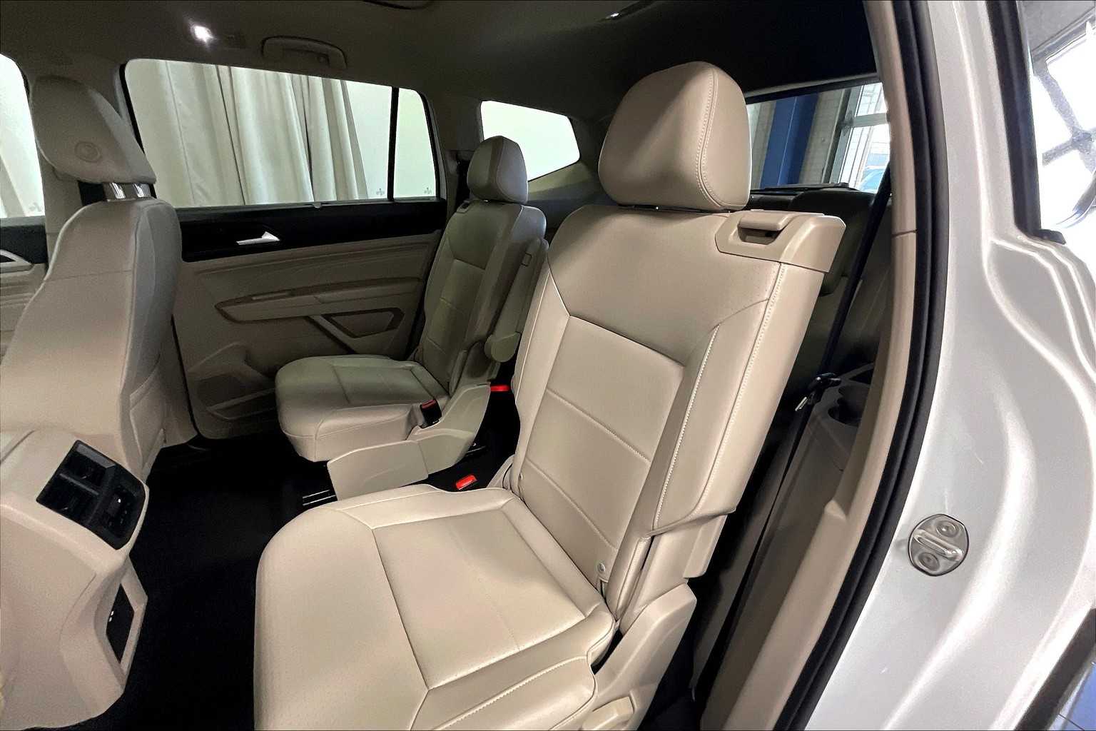 2022 Volkswagen Atlas 2.0T SE w/Technology - Photo 15