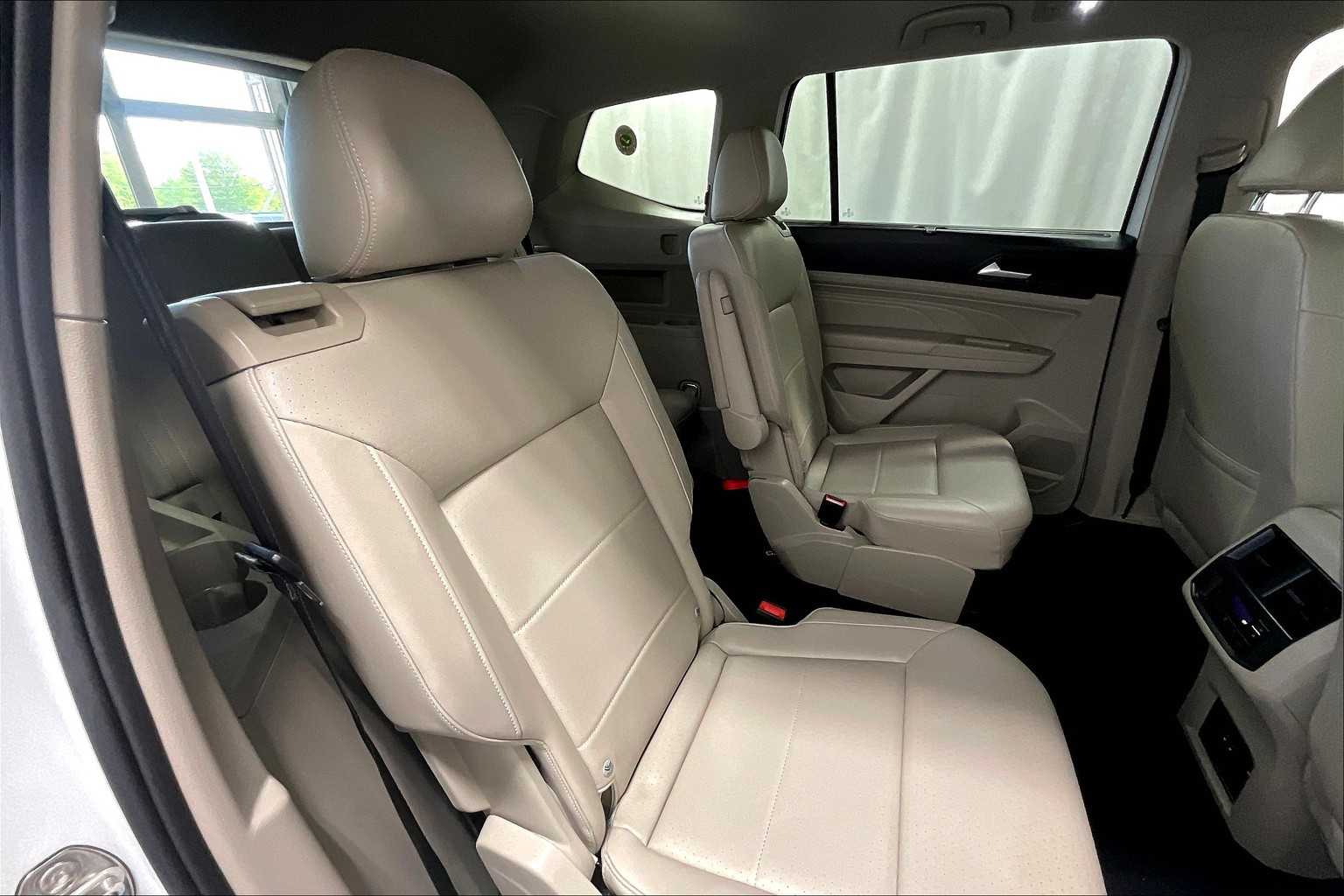 2022 Volkswagen Atlas 2.0T SE w/Technology - Photo 16