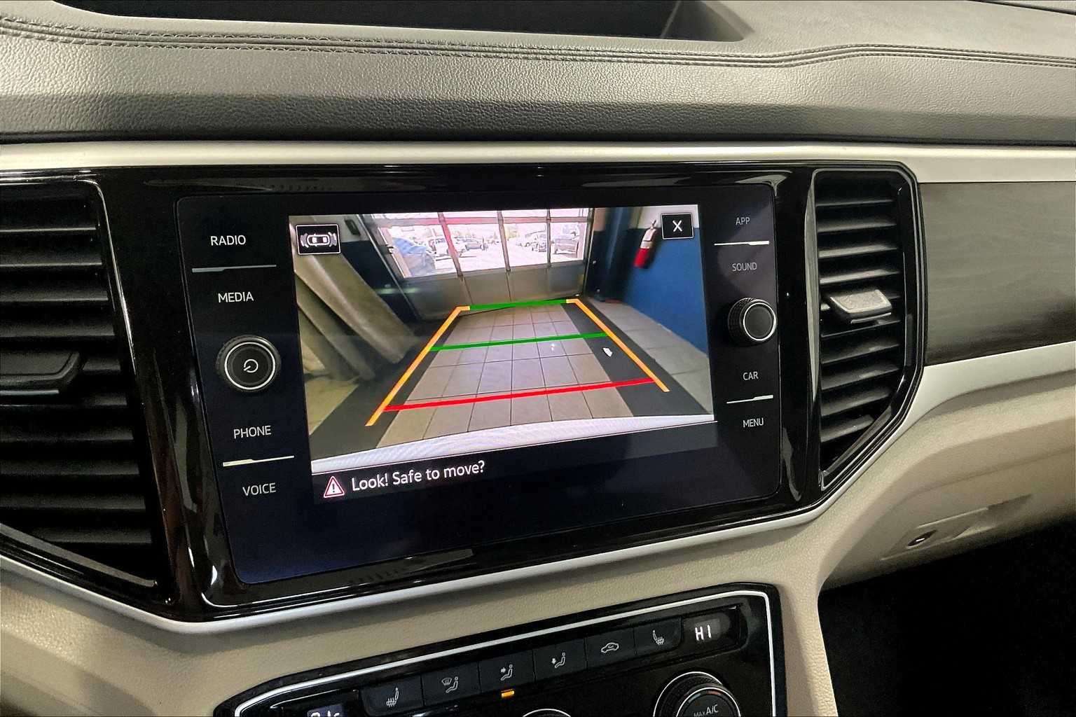 2022 Volkswagen Atlas 2.0T SE w/Technology - Photo 20