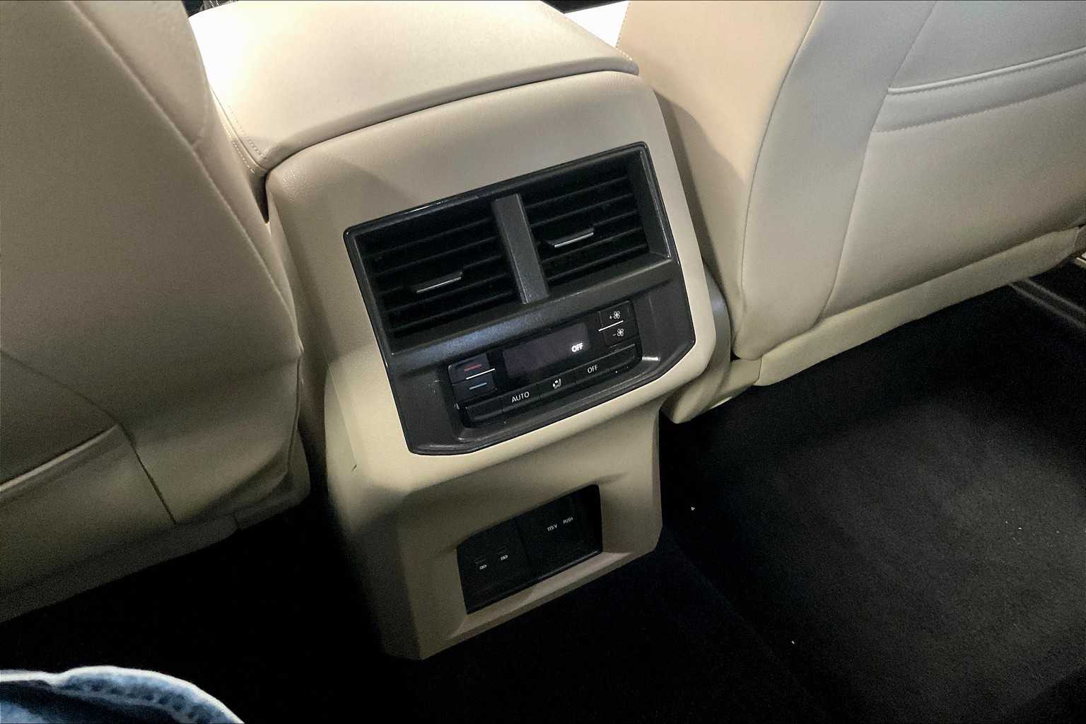 2022 Volkswagen Atlas 2.0T SE w/Technology - Photo 29