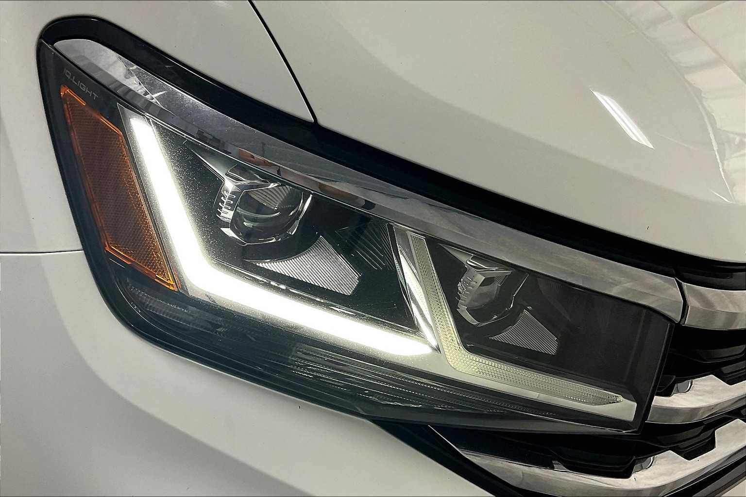 2022 Volkswagen Atlas 2.0T SE w/Technology - Photo 34