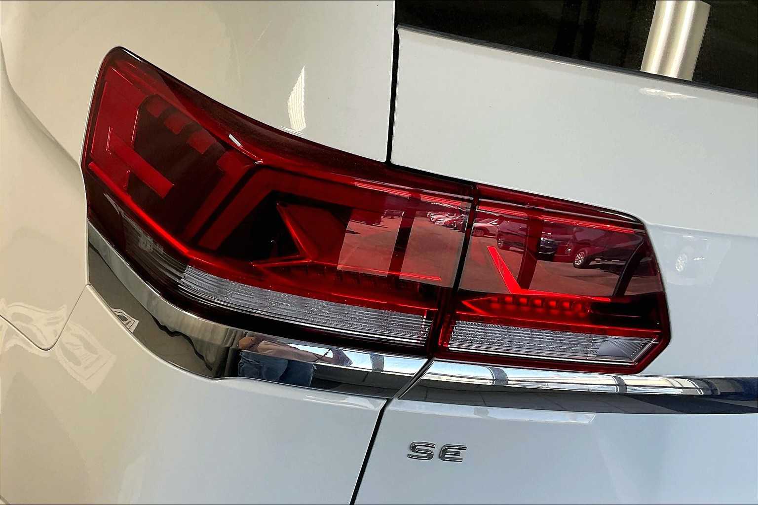 2022 Volkswagen Atlas 2.0T SE w/Technology - Photo 35