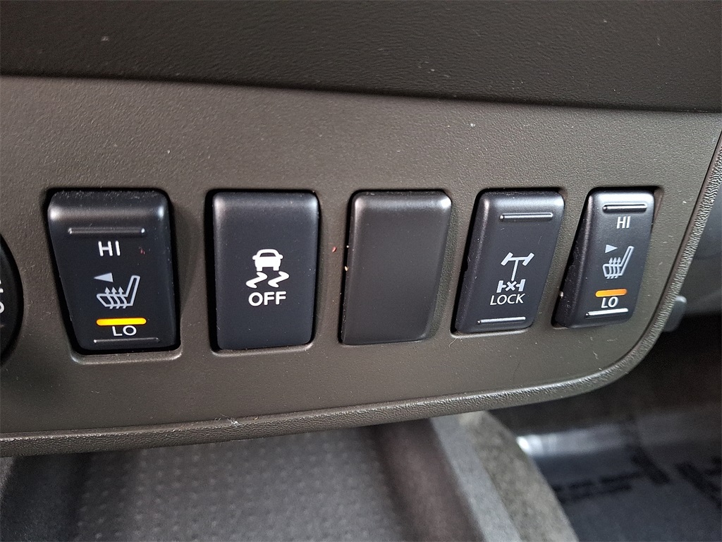2015 Nissan Xterra PRO-4X - Photo 23