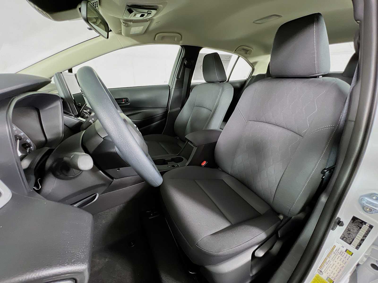 2025 Toyota Corolla LE - Photo 12