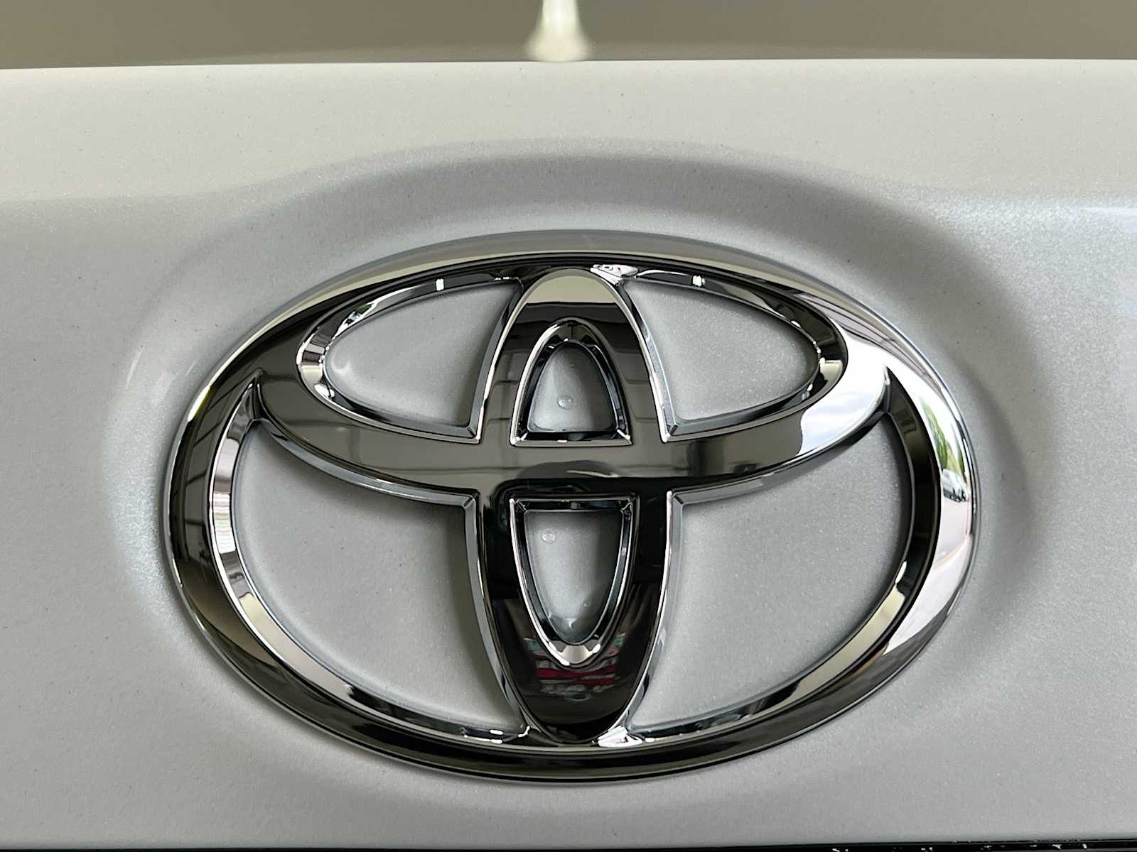 2025 Toyota Corolla LE - Photo 17