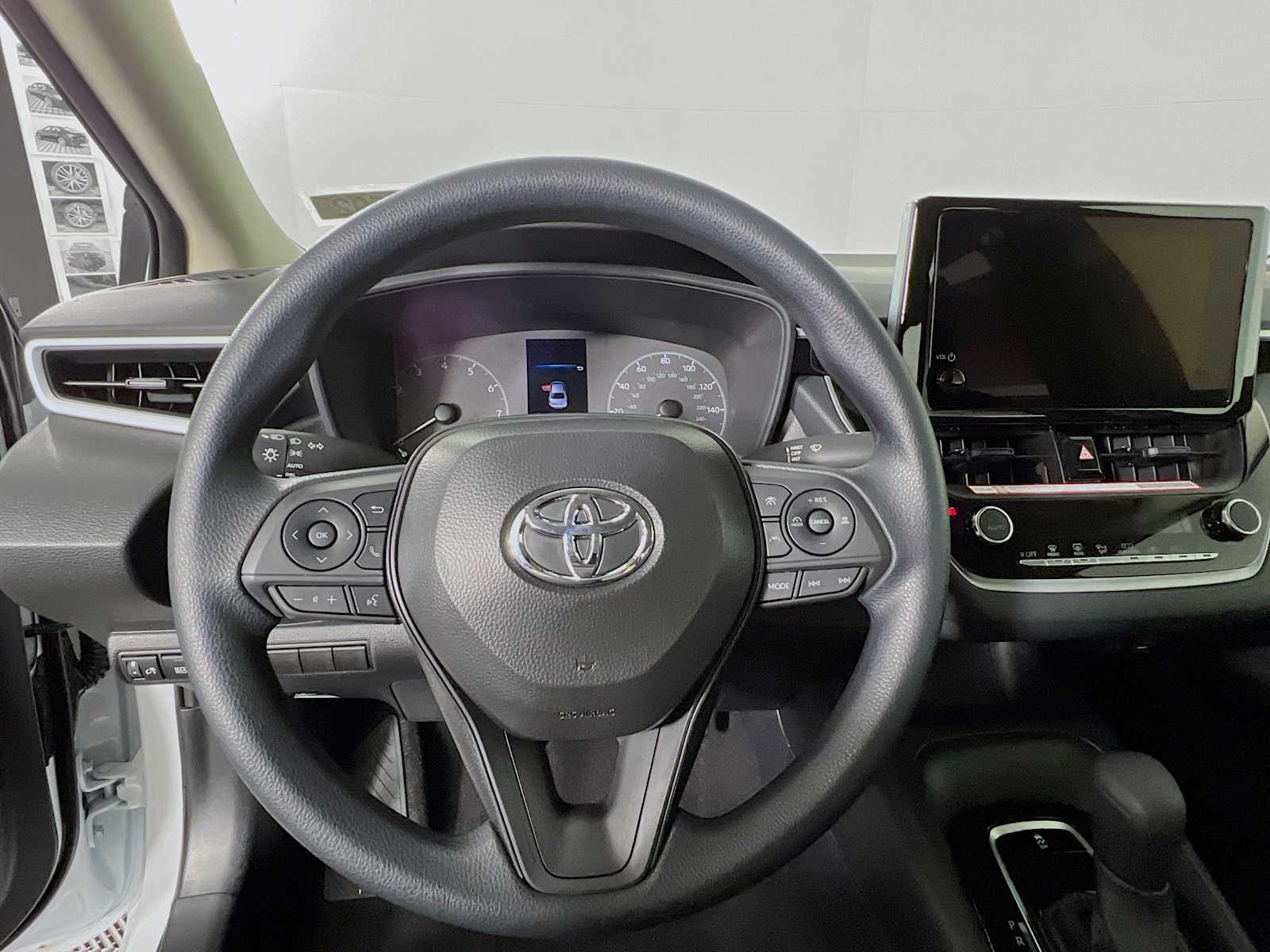 2025 Toyota Corolla LE - Photo 7