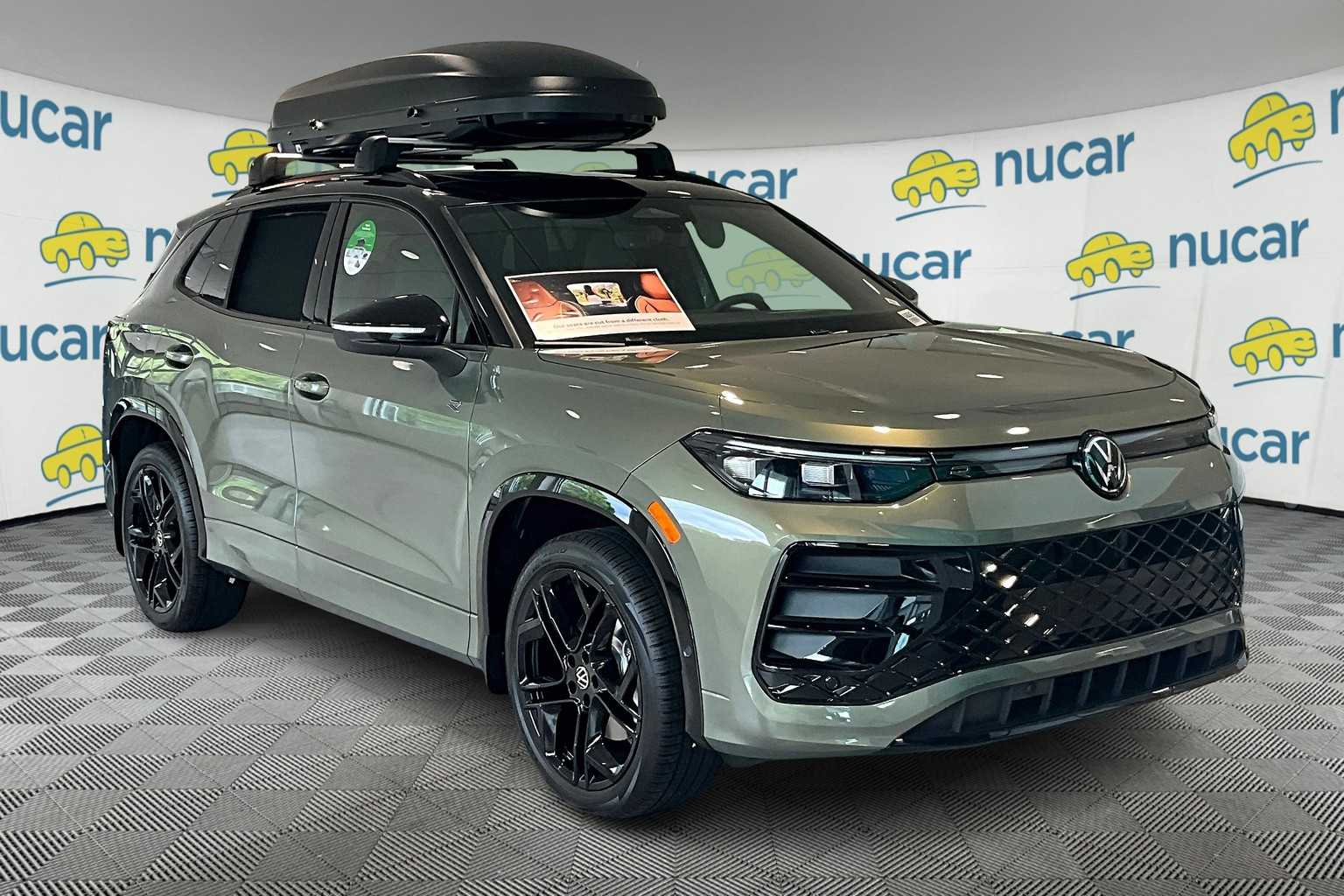 2025 Volkswagen Tiguan SE R-Line Black