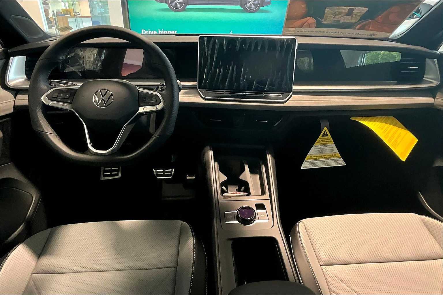 2025 Volkswagen Tiguan SE R-Line Black - Photo 11
