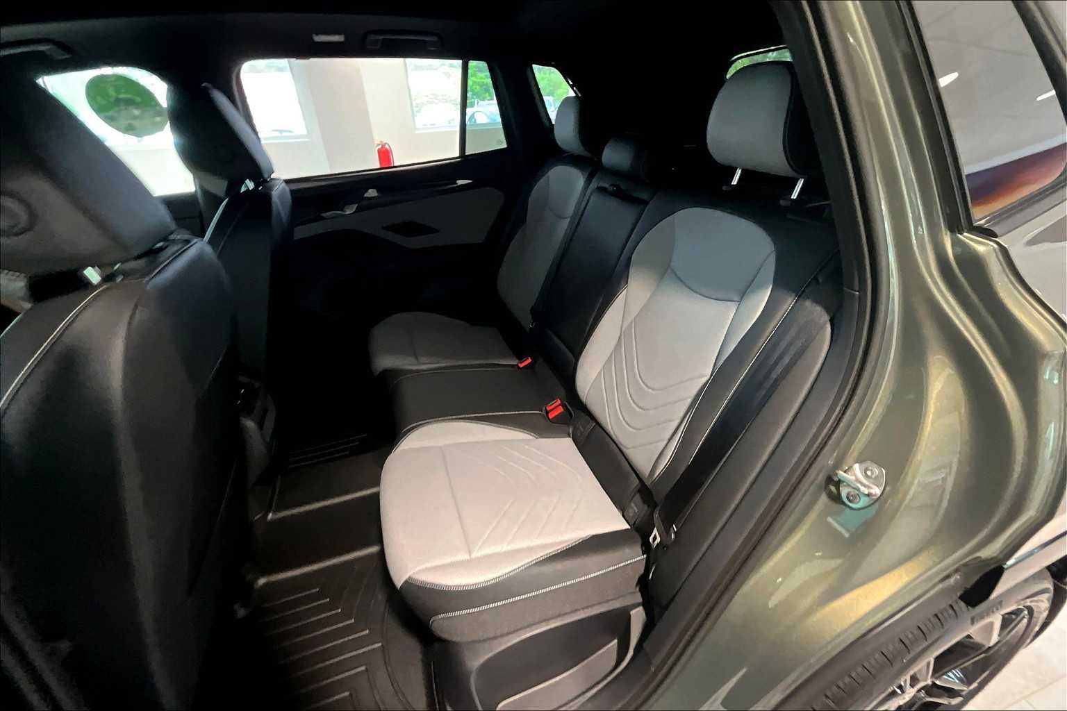 2025 Volkswagen Tiguan SE R-Line Black - Photo 14