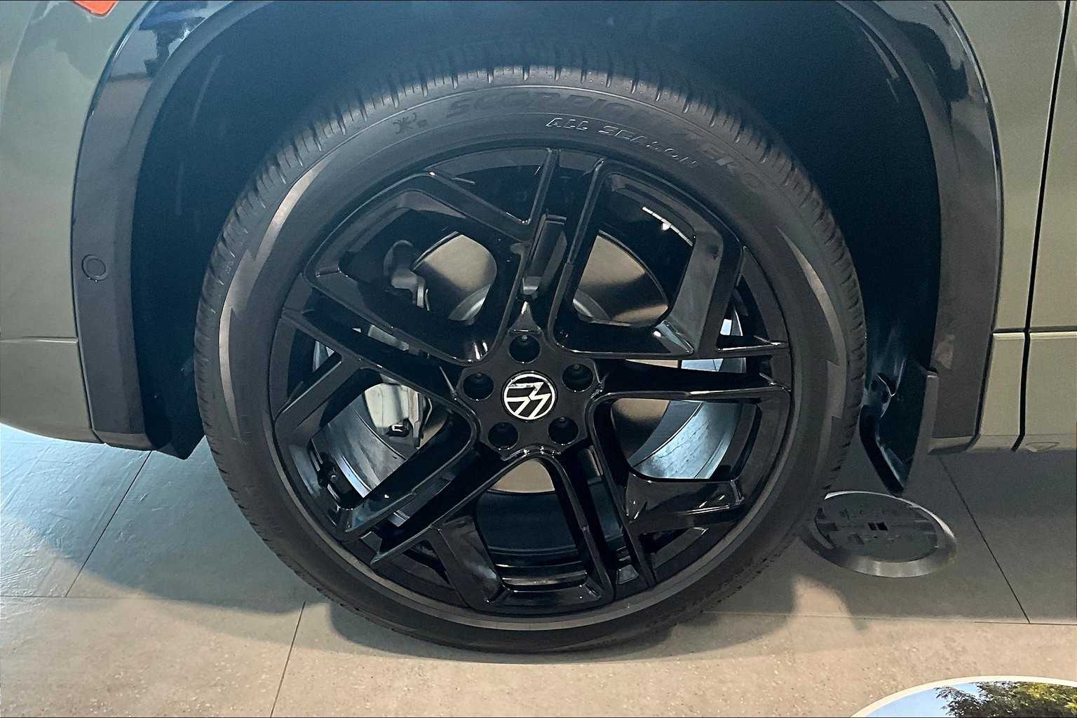 2025 Volkswagen Tiguan SE R-Line Black - Photo 8
