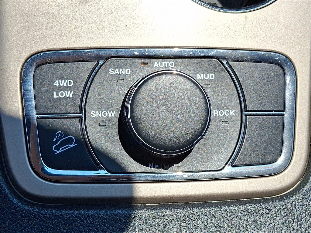2015 Jeep Grand Cherokee Limited - Photo 24