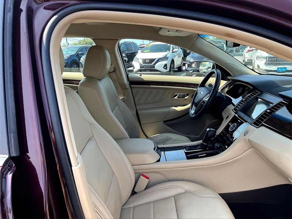 2018 Ford Taurus Limited - Photo 11