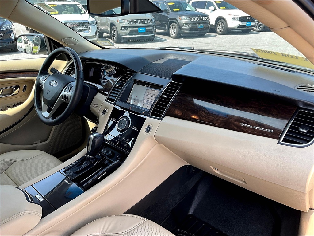 2018 Ford Taurus Limited - Photo 14