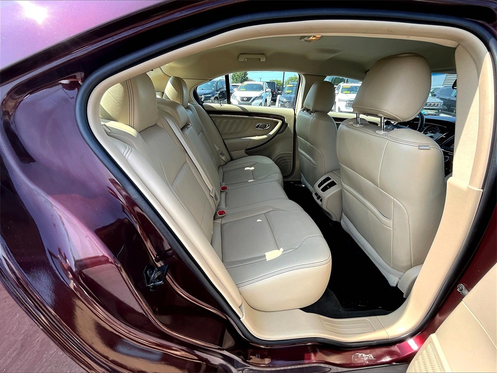 2018 Ford Taurus Limited - Photo 16